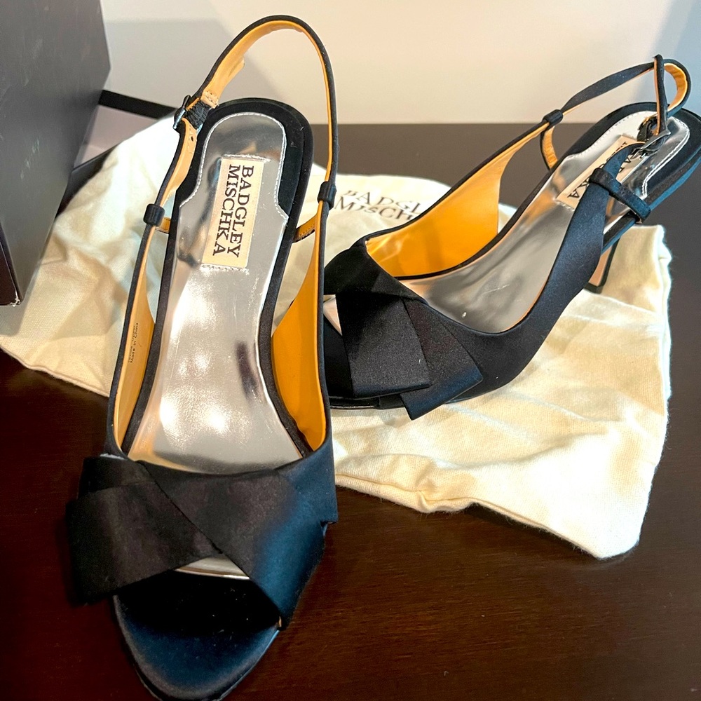 NIB Badgley Mischka GWYNN slingback open toe heel